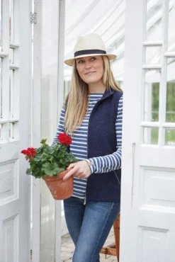 Outlet FLORA VEST, 60% FILTAD ULL, 40% LYOCELL — Västar