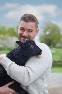 Outlet NLS ELM, 100% OFÄRGAD ULL — Ziptröjor