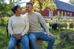 Sale NLS PETAL MALE, 100% OFÄRGAD ULL — Tröjor